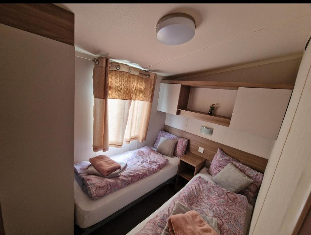 Durdlee Door, D27, Main Rd, West Lulworth, Wareham Bh20 5Pu Hotell Exteriör bild